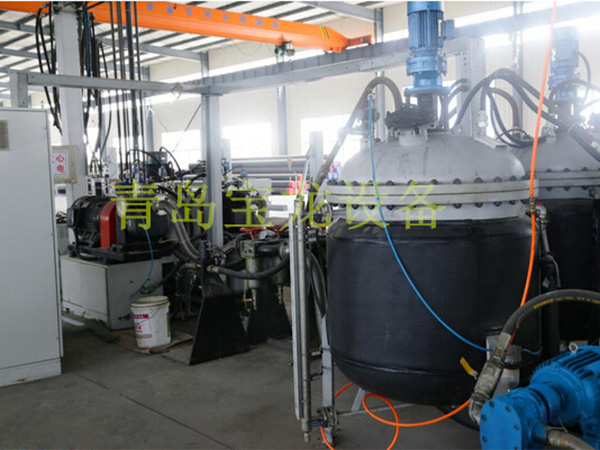 如何处理黑龙江聚氨酯发泡机中的大气泡问题